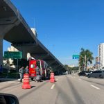 Acidente próximo à ponte estaiada deixa motociclista ferida
