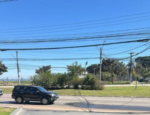 vazamento de esgoto na avenida Cassiano Ricardo