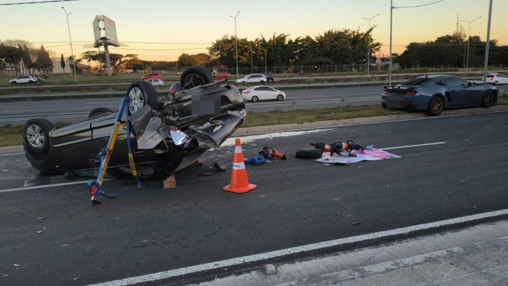 Acidente na Via Dutra deixa duas vítimas graves em São José