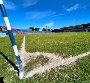 Gramado do Anacleto Campanella é alvo de reclamação do São José