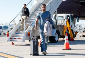 A Seleção não fica mais aqui; somente Danilo embarca em voo da CBF rumo ao Brasil!