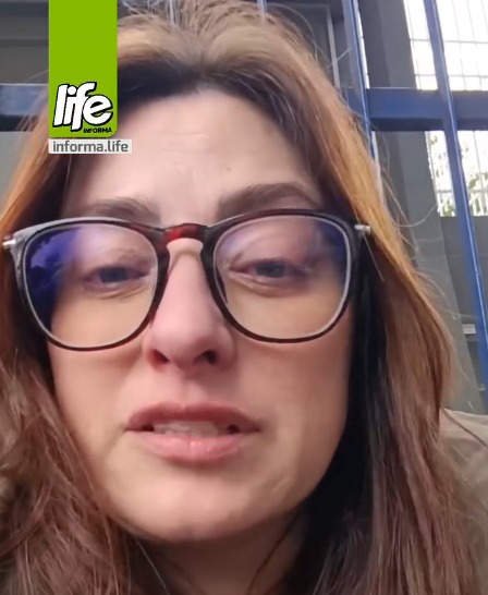 Professora que teve copo com vidro emociona ao dizer que quer voltar às salas de aula: "Gosto muito dos meus alunos"