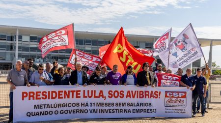 Trabalhadores da Avibras protestam em Brasília!