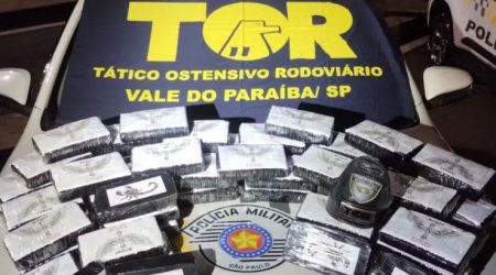 55 tijolos de pasta base de cocaína apreendidos na Carvalho Pinto, em SJC
