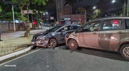 Acidente de trânsito deixa passageira ferida na avenida São João