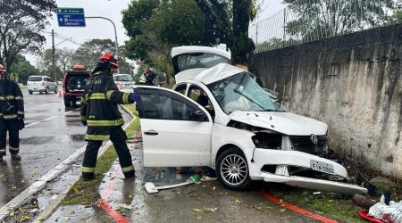 Acidente de trânsito deixa um morto e quatro feridos na avenida dos Astronautas