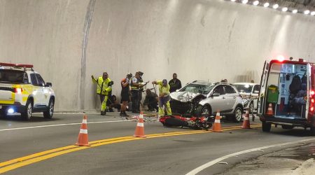 Acidente na estrada de Campos do Jordão deixa feridos e interdita via