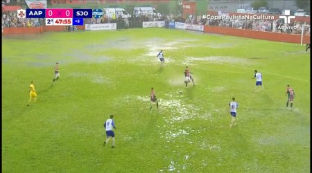 Águia perde para Briosa com gol no fim debaixo de muita chuva em Santos