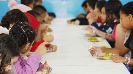 Almoço nas férias: 58 escolas de São José poderão abrir em julho para servir refeições a alunos