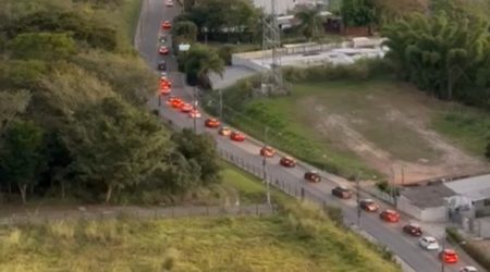 Avenidas do Jardim das Indústrias e Limoeiro travam devido volta de feriado intenso na Via Dutra