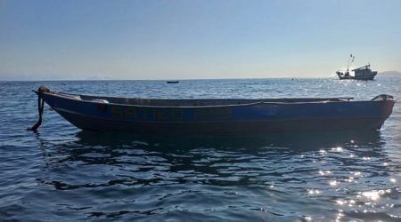 Barco de pescadores que desapareceu em Ilhabela é encontrado