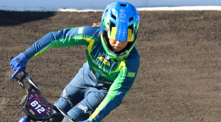 Atleta jacareiense de bicicross, Manu brilha no Pan do Chile!