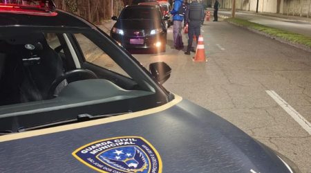 Blitz da Lei Seca aborda 90 motoristas no Urbanova!