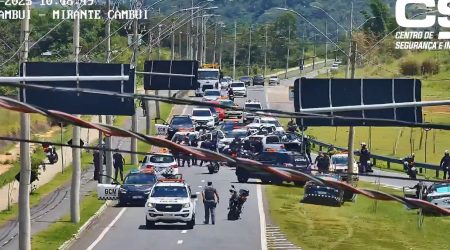 Caminhonete com drogas é alvo de perseguição policial em São José dos Campos