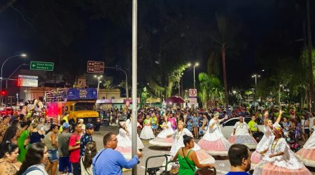 Carnaval de São José começa com Pirô Piraquara e baterias das escolas de samba