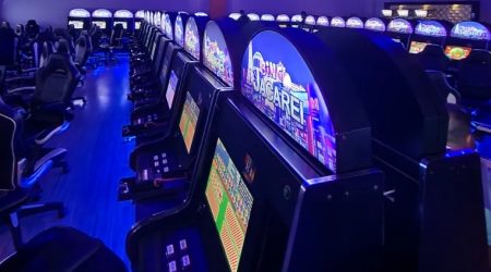Casa de jogos de azar com mais de 90 máquinas caça-níqueis é fechada em Jacareí