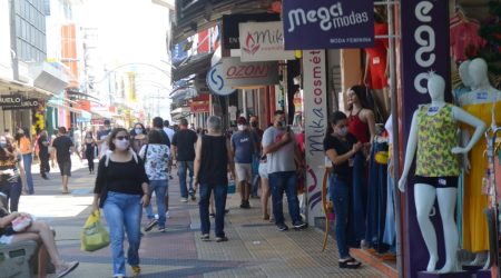 Comercio-de-Sao-Jose-dos-Campos-vai-contratar-para-este-Natal