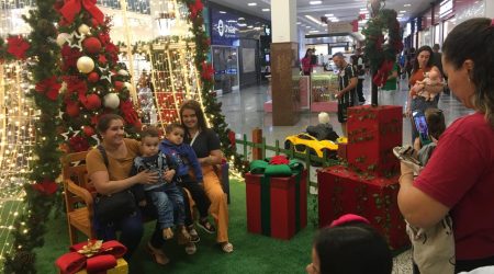 Compras de Natal aumentam movimento em shopping do Jardim Oriente
