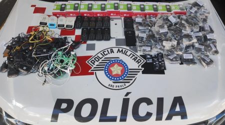 Denúncia de violência doméstica leva homem à prisão por associação ao tráfico e receptação