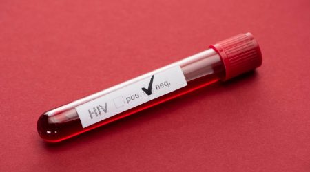 Transmissão do HIV da mãe para o bebê é eliminada no Brasil