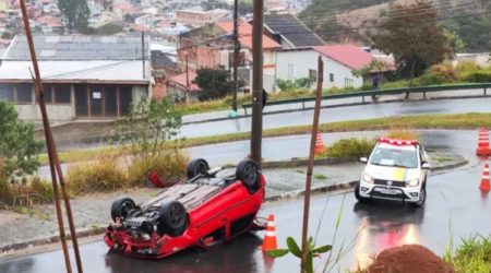 Dois acidentes de trânsito registrados neste sábado em São José dos Campos