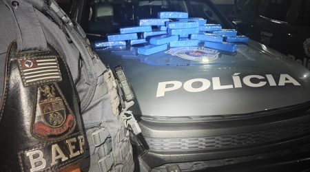 Dois são presos com 22 kg de maconha; um é foragido por sequestro