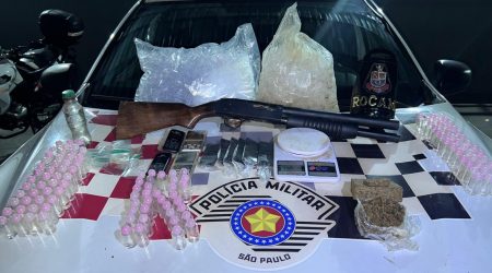 Drogas e arma apreendidas em Operação da PM no Banhado