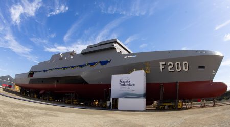Embraer avança no setor naval com o batismo de sua primeira fragata