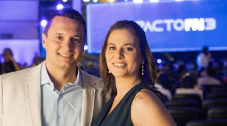 CEO da FN Contabilidade, Fábio Nascimento ao lado da esposa, Andrea Trevisan