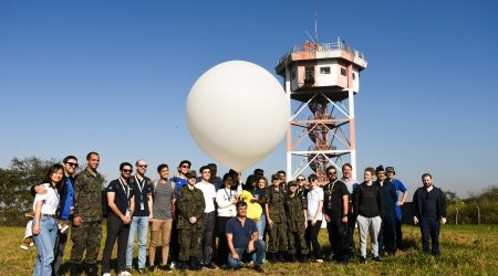 Estudantes do SSP23 lançam balão estratosférico para experimento científico no ITA