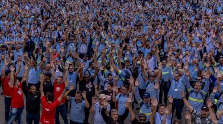 Metalúrgicos da GM podem iniciar greve nesta terça-feira