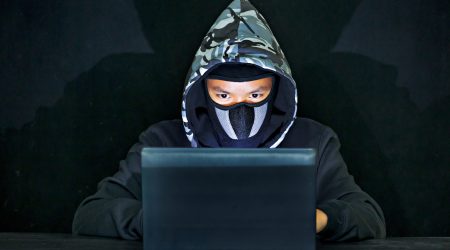 Golpes com nome do TJSP se espalham por WhatsApp, telefone e e-mails. Saiba como identificar fraudes e confirmar comunicações oficiais.