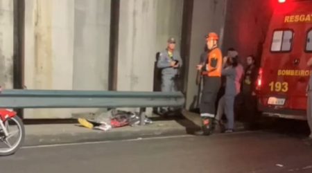 Grave acidente em São José deixa motociclista morto no viaduto do Vista Verde