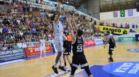Haja, coração! São José vira nos segundo finais e bate Corinthians no Linneu lotado!