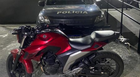 Homem é preso com moto furtada em São José