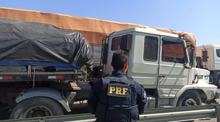 Homem embriagado é visto carregando mulher desacordada na Dutra