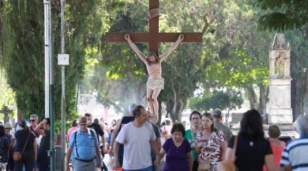 Homenagens emocionam Dia de Finados em São José dos Campos