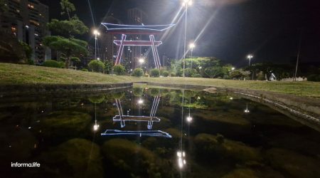 Iluminação LED no Torii do Jardim Aquarius