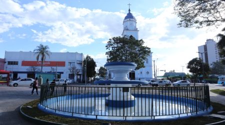 Inaugurada em 1955, fonte da Praça da Matriz é restaurada