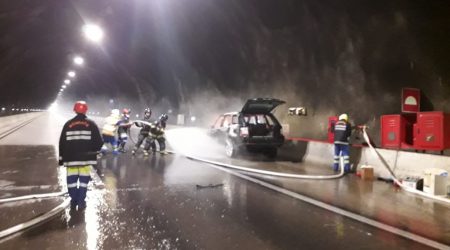 Incêndio em carro em túnel da Tamoios interdita tráfego e mobiliza bombeiros neste domingo!