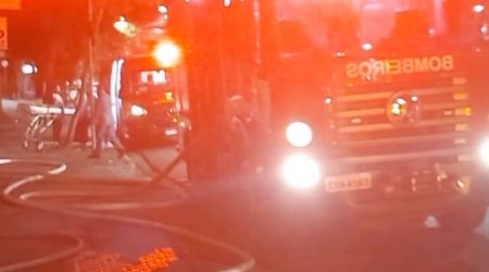 Incêndio em hotel deixa hóspede ferido no Bela Vista