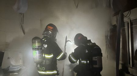 Incêndio em mercadinho mobiliza Bombeiros