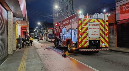 Incêndio em pastelaria no centro de Caraguá!