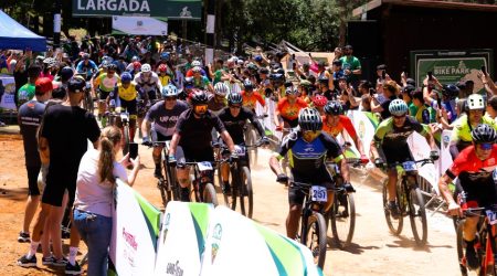 Mais de 100 ciclistas participam da Copa Parque Alberto Simões