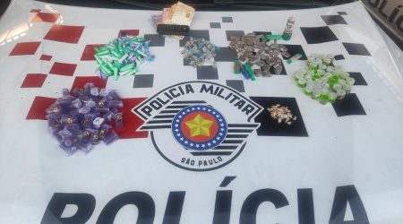 Menor apreendido e homem preso por tráfico em São José