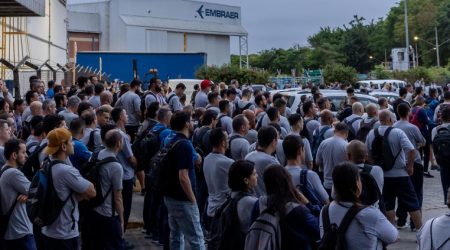 Metalúrgicos da Embraer ameaçam greve