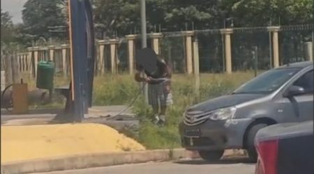 Motorista que lavou carro em bike point será multado