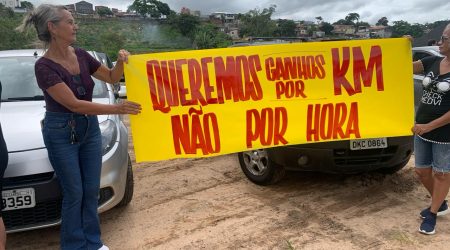 Motoristas de aplicativos protestam contra a PLP 122024 em São José dos Campos