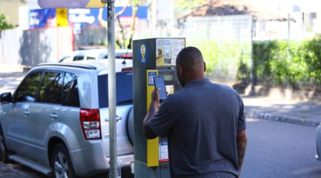 Mudança nos parquímetros da Zona Azul desagrada motoristas em São José dos Campos