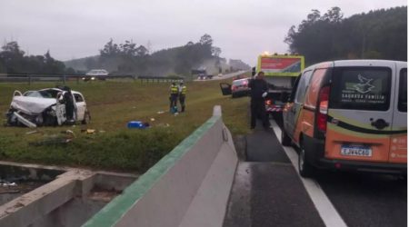 Mulher morre e cinco ficam feridos em acidente na Carvalho Pinto